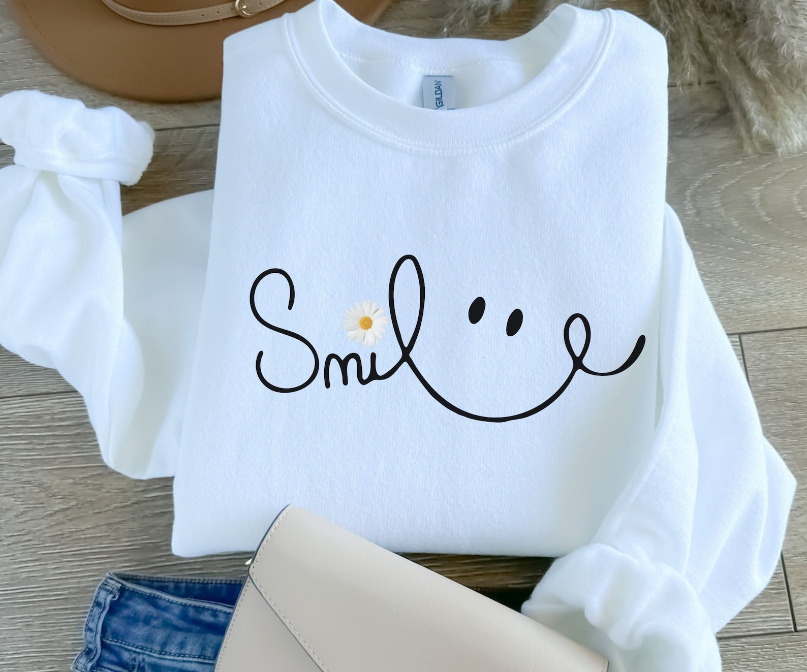 Daisy Smile Sweatshirt, Positive T Shirts, Cute Fall Sweatshirt, Floral Shirt For Women, Women's Flower Sweatshirt, Minimalist Sweater